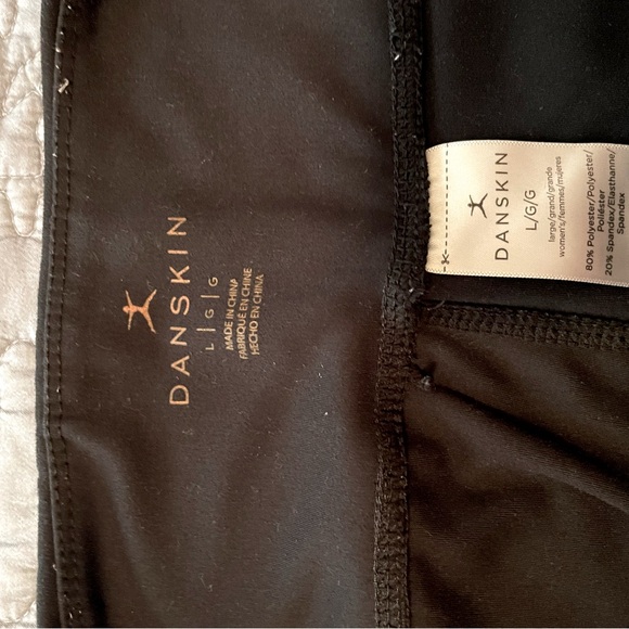 Womens Work Out Capris - Picture 2 of 3